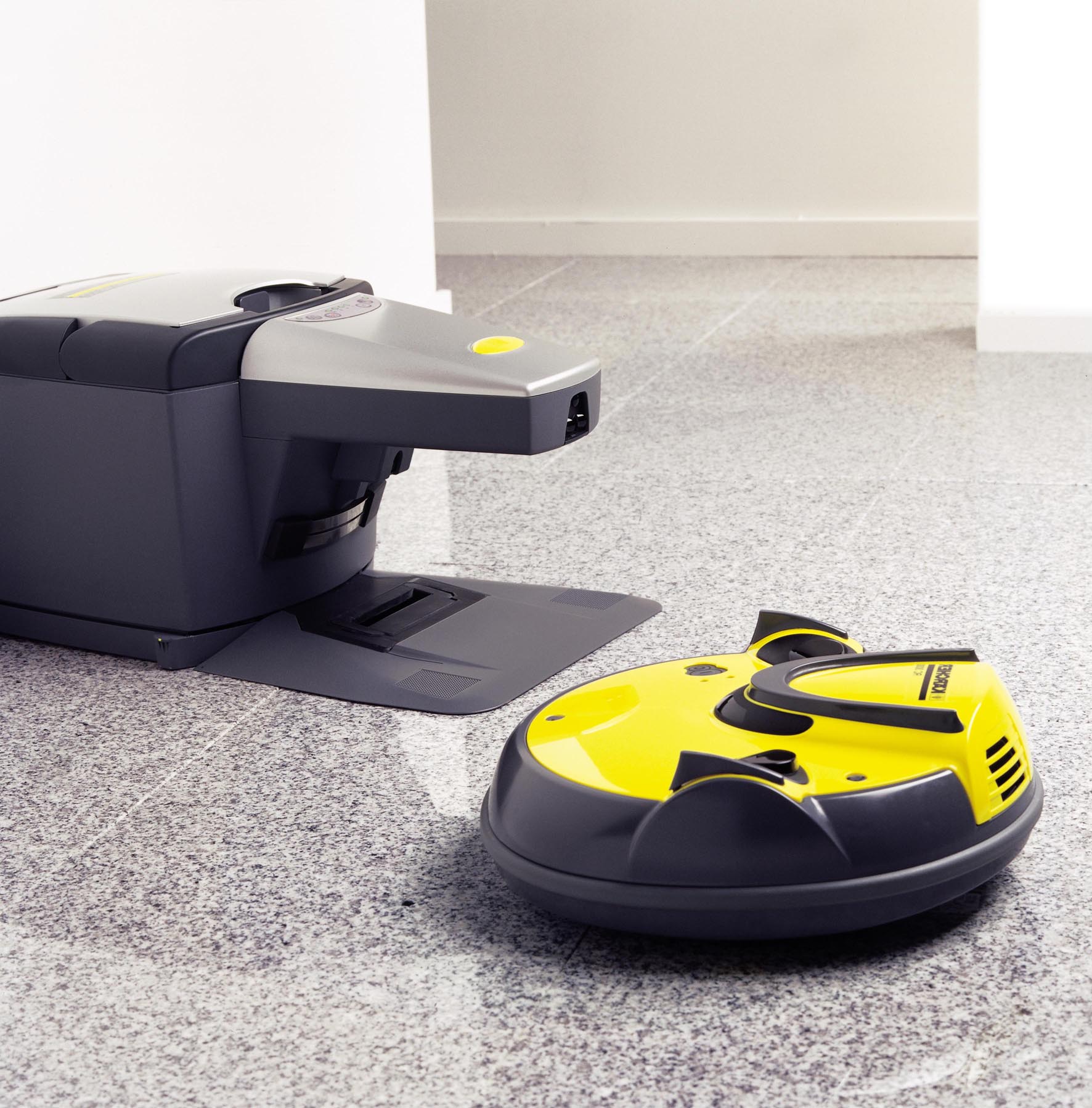 Рейтинг моделей роботов пылесосов. Робот пылесос Karcher RC 3. Rc3000 пылесос Керхер. Керхер RC 3000. Робот-пылесос Karcher RC 3000 Robo Cleaner.